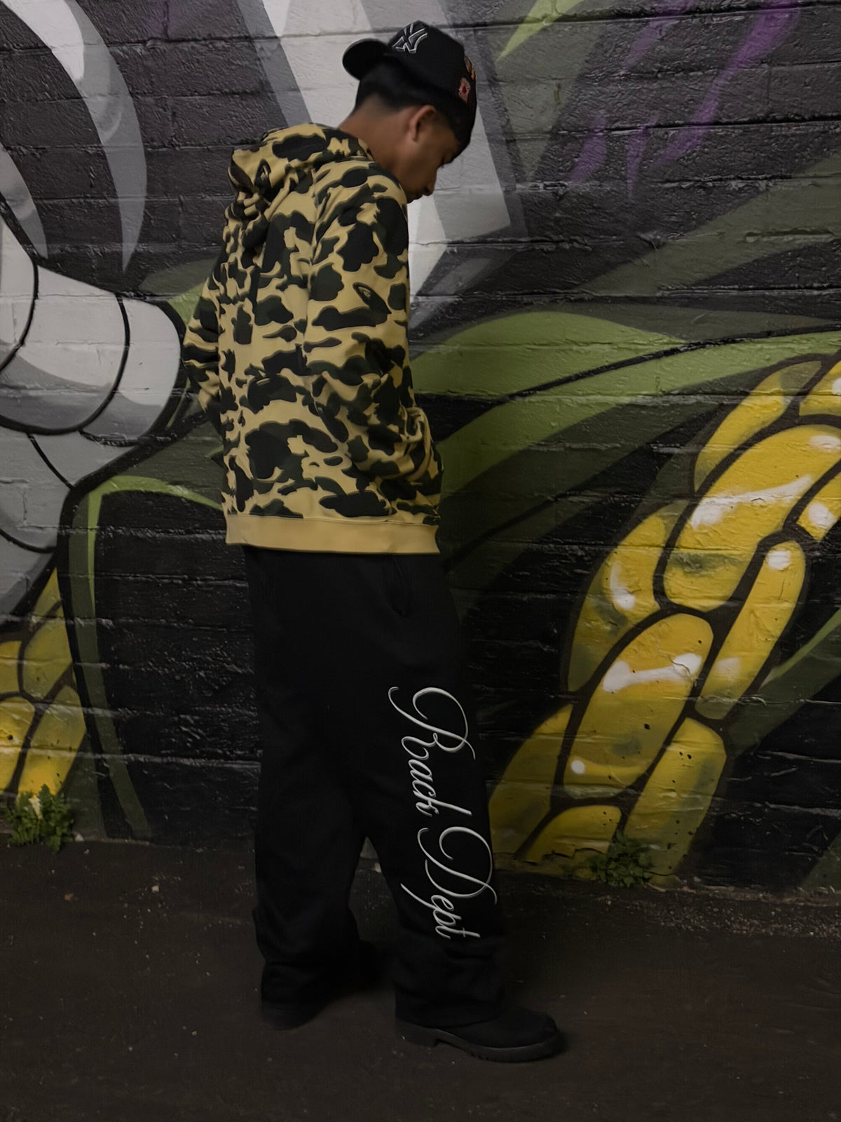 Cursive Sweatpants (Black)